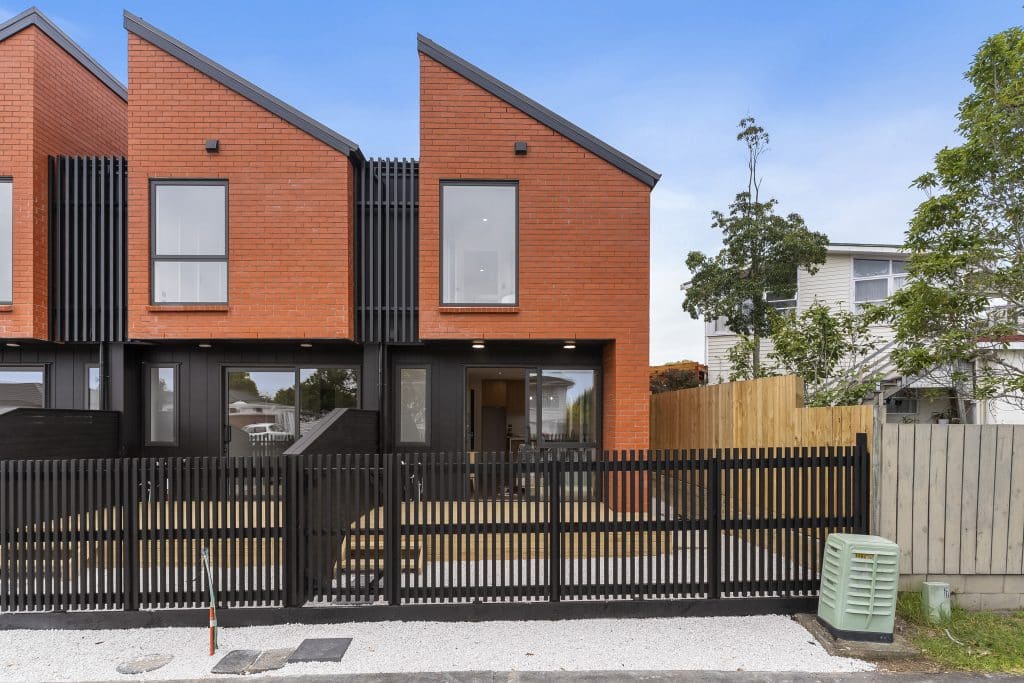 121 Reeves Road 16